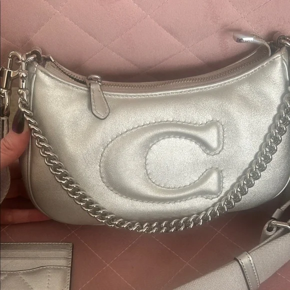 Coach Teri Metallic Silver Shoulder Bag and Cardholder Set - Picture 2 of 11